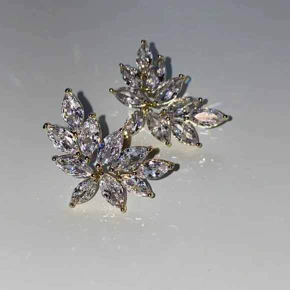 Marquise Cut Cubic Zirconia Stones in Leaf Pattern - Picture 4 of 7